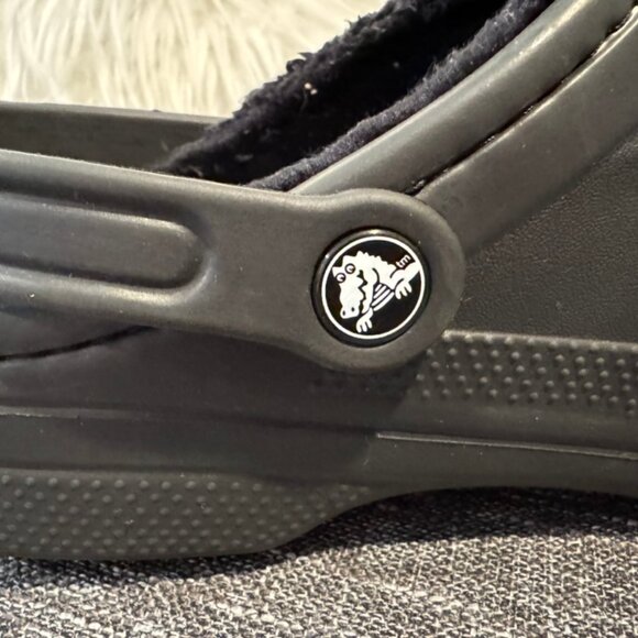 Disney Crocs Womens 10-11 Men 8-9 Unisex Black Red Mouse Shaped Holes - Picture 7 of 8